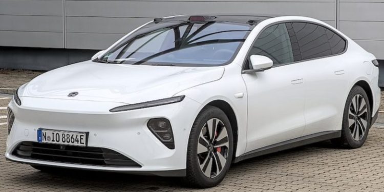 Chinese EV Maker Livestreams 1,000-km Trip on a Single Charge