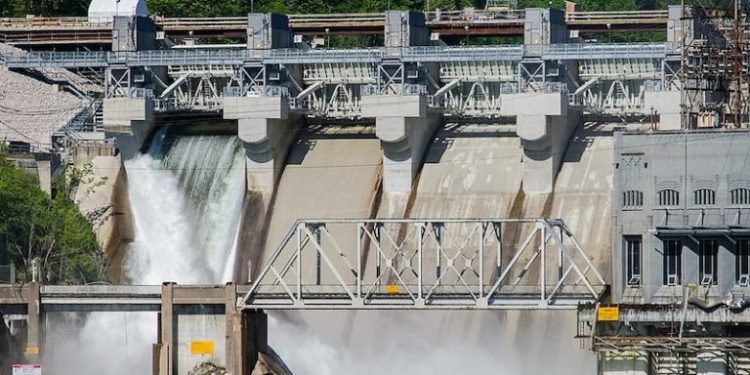 Drought Forces B.C., Manitoba to Import Power