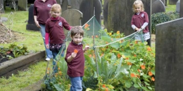 UK ‘Propaganda Gardens’ Boost Local Edibles, Build Community