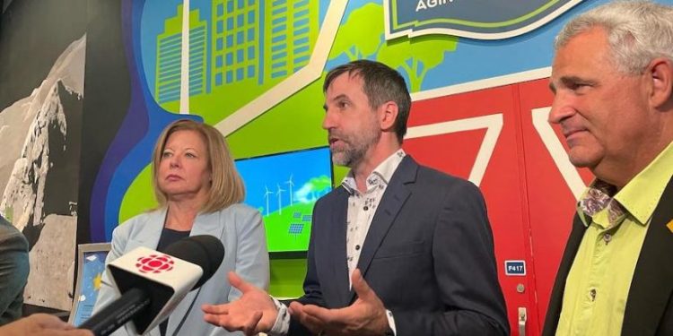 Ottawa Will Fund Roadway Maintenance, Not ‘Large’ New Highway Projects, Guilbeault Says