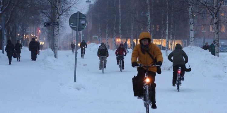 Smart Street Design Makes Winter Cycling an Easy Choice