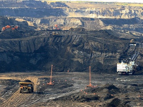Oil and Gas Still Dominates, Provinces Must Step Up as Canadian Emissions Hit 25-Year Low
