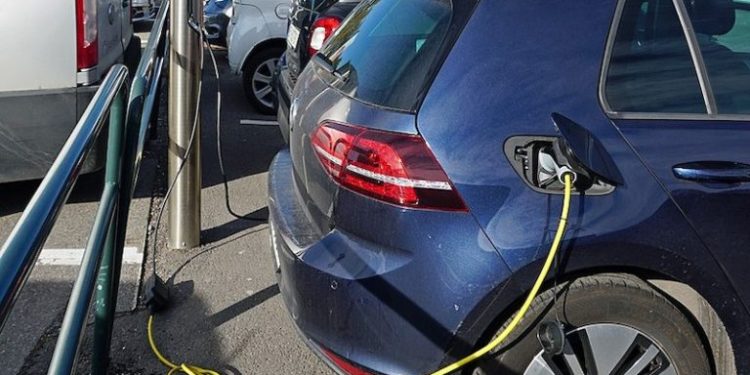 Ottawa Launches EV Consultation as China’s Rise Tests Climate, Industry Goals