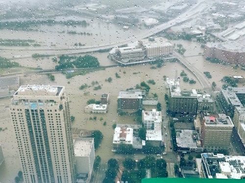 Hot, Weary Houstonians Face Weekend Without Power as Hurricane Recovery Lags