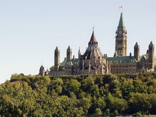 Cut Emissions 50-55% by 2035, Advisory Body Urges Ottawa