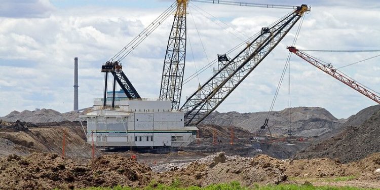 One in 10 Canadians Live in Places Susceptible to Green Transition Disruption: Report