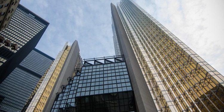 Big Banks Look for Profits in 3°C Future—and Keep Financing Big Oil