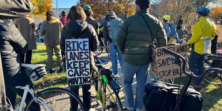 Protected Bike Lanes Attract Four Times as Many Cyclists