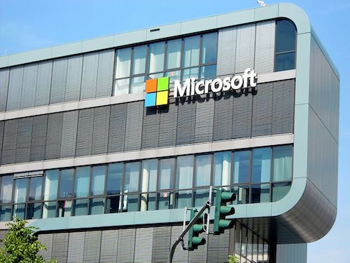 Microsoft AI Data Centre Plan Draws Fire Over Energy Gaps