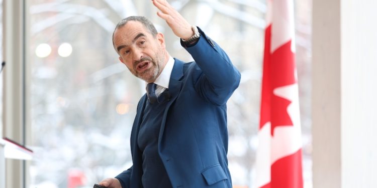 Q&A: Embrace Clean Energy, East-West Grid, Liebreich Urges Canada