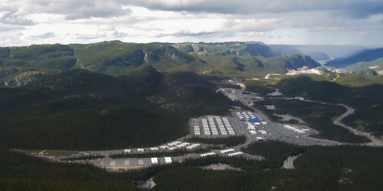 The Hydro-Solar-Batteries Triplet: A Machine for Managing Time and Space
