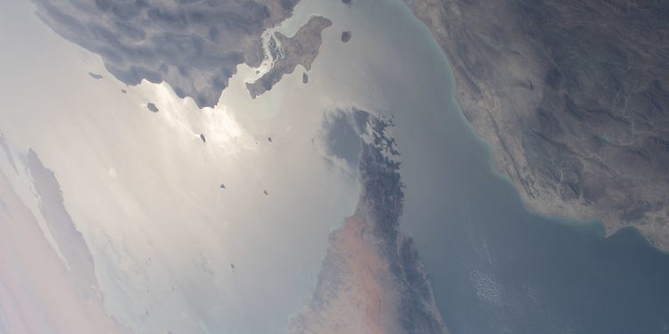 Oil Slicks Spread Through Persian Gulf, Threatening Fragile Ecosystems