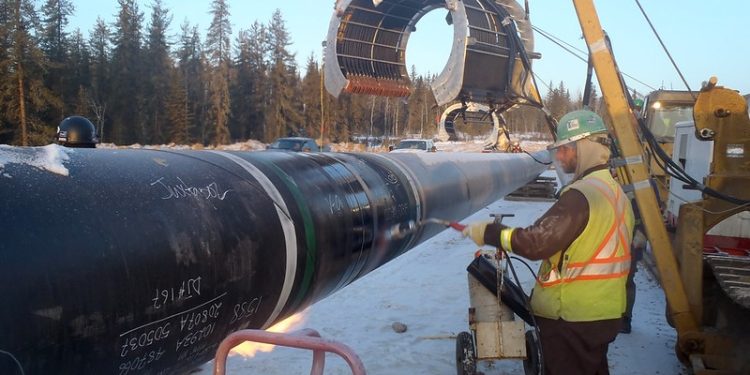 Alberta Oil Pipeline ‘More Likely Than Not’ Carney Says