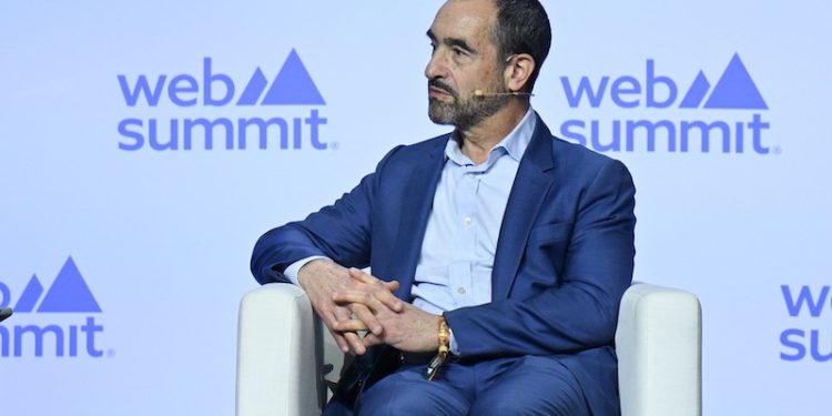 Liebreich’s ‘Electrification Staircase’ Maps Step-by-Step Path to Decarbonization